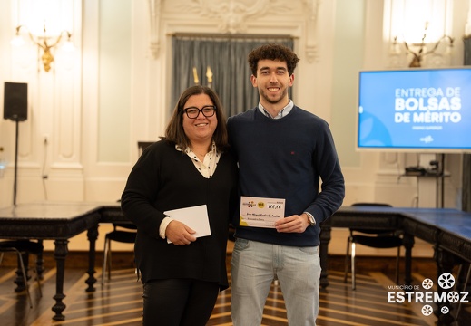 0005 entrega bolsas de merito ABR2024