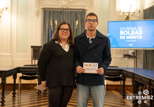 0008 entrega bolsas de merito ABR2024