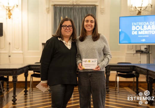 0011 entrega bolsas de merito ABR2024