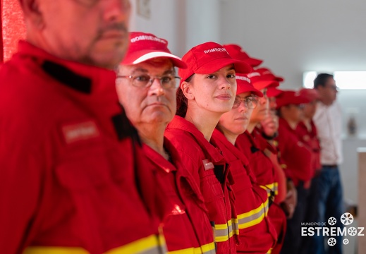 Tomada de Posse do Novo Comandante dos Bombeiros Voluntários de Estremoz entrega de nova Ambulância 